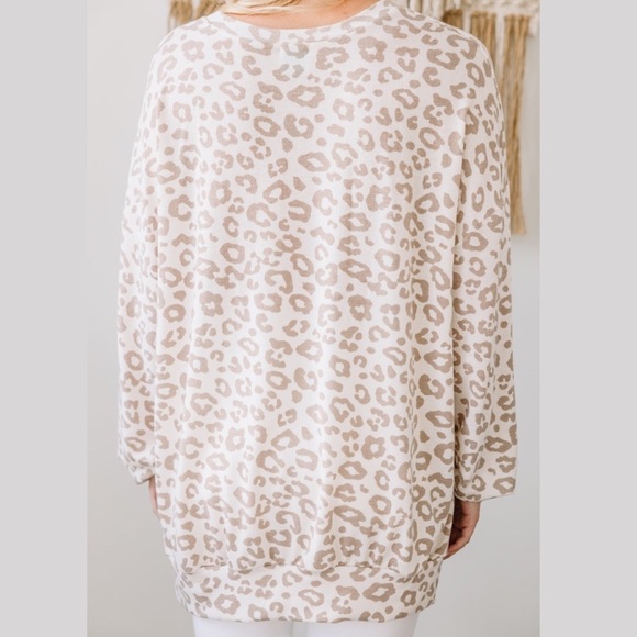Snow Leopard Tunic - Picture 4 of 4